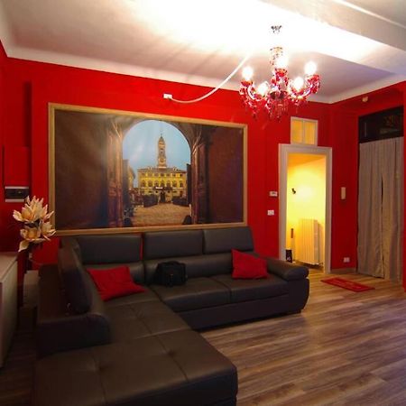 Dolce Eporedia Intero Alloggio Nel Centro Storico Ivrea Ngoại thất bức ảnh